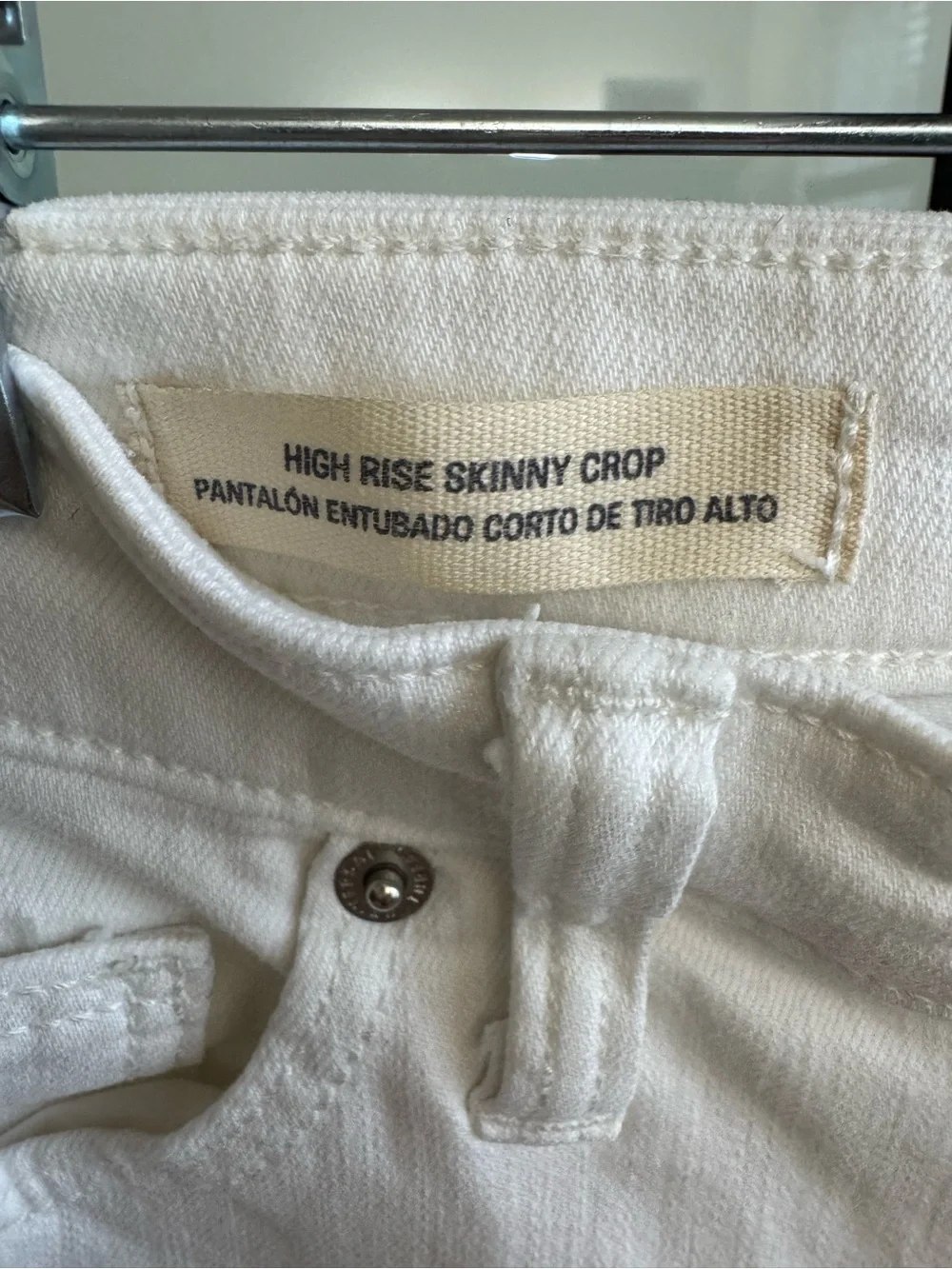 Universal Thread Sz 12/31 Women’s Jeans - Picture 3 of 8